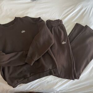Alo Brown Sweatshirt and Sweatpants Set